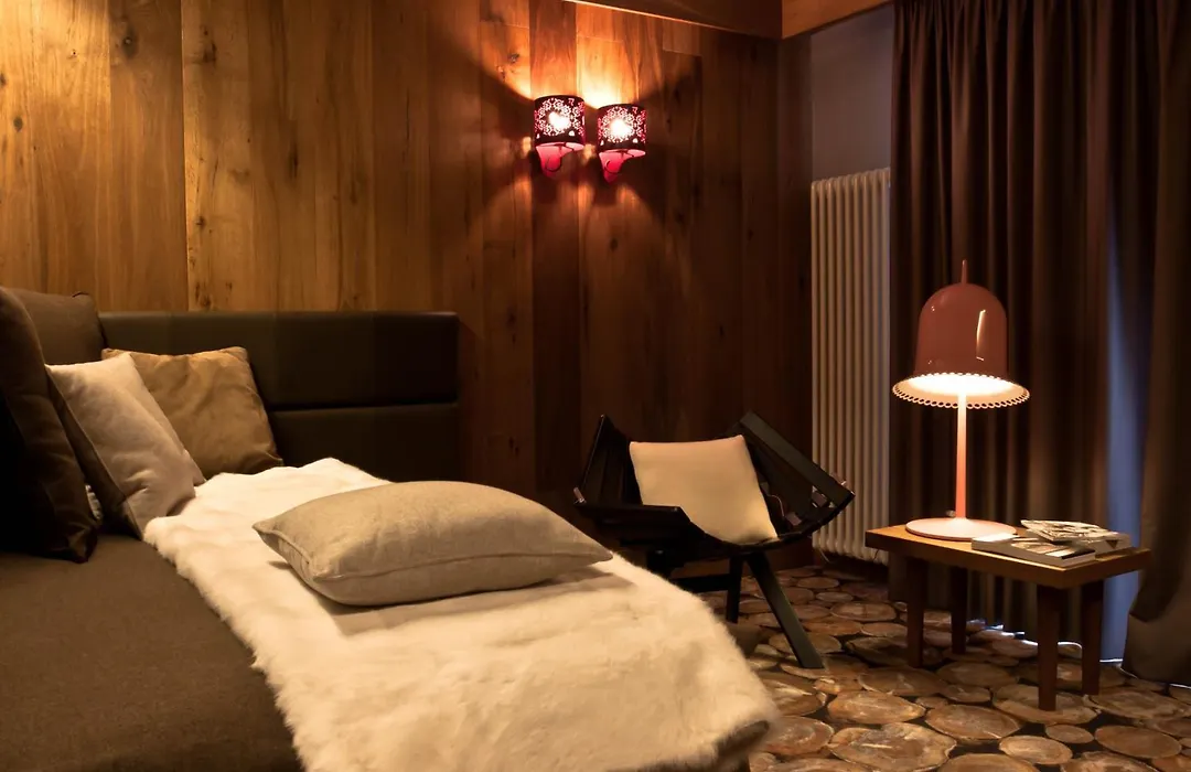 Alexander Charme Hotel-1